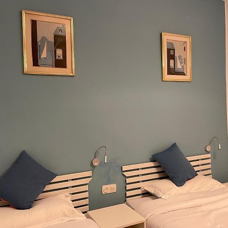 Pension Bertolin Βαρκελώνη Εξωτερικό φωτογραφία